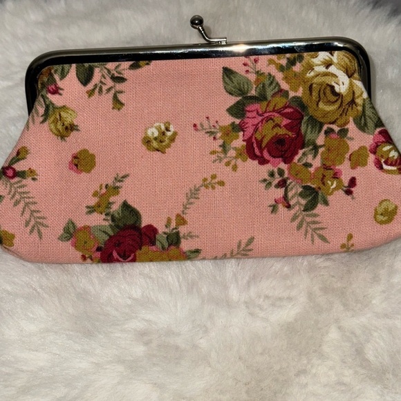 Pink Rose Kiss Coin Purse, Floral - Picture 4 of 6